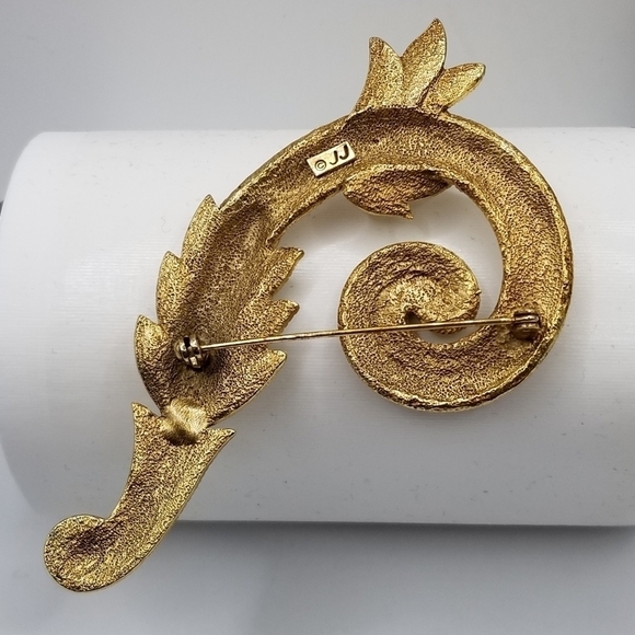Vintage Signed JJ Gold Tone Art Deco Swirl Feather Leaf Brooch Bar Pin Ornate - Picture 14 of 15